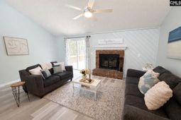 146 Darian Drive photo 4