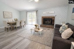 146 Darian Drive photo 4