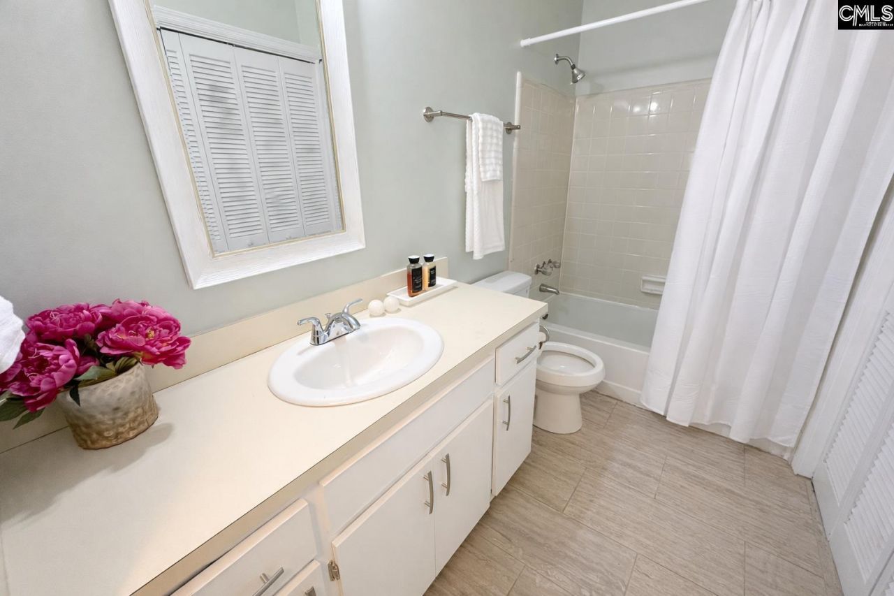 146 Darian Drive Photo 4