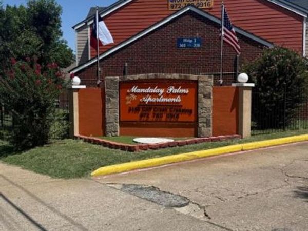 3150 Cliff Creek Crossing Drive, Dallas, TX 75237