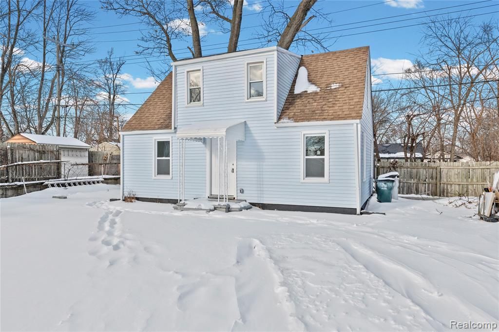 1523 E Madge Avenue, Hazel Park, MI 48030 Main Photo