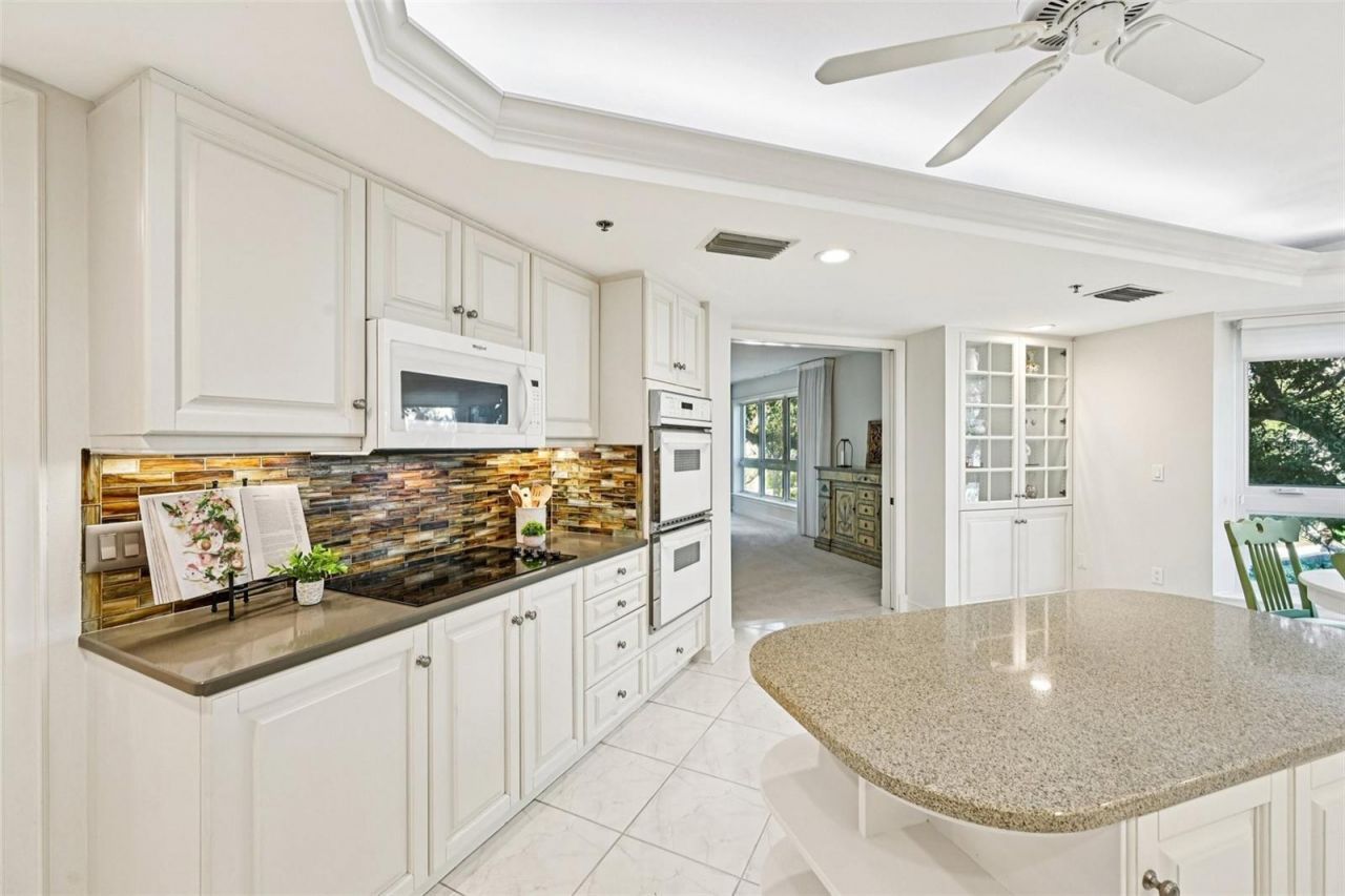 2410 Harbourside Drive, Unit 111, Longboat Key, FL 34228 Photo