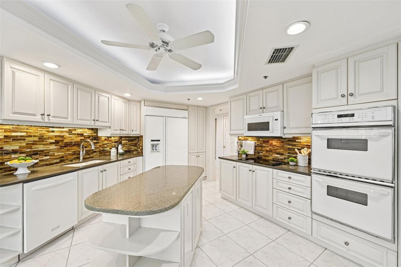 2410 Harbourside Drive, Unit 111, Longboat Key, FL 34228 Photo