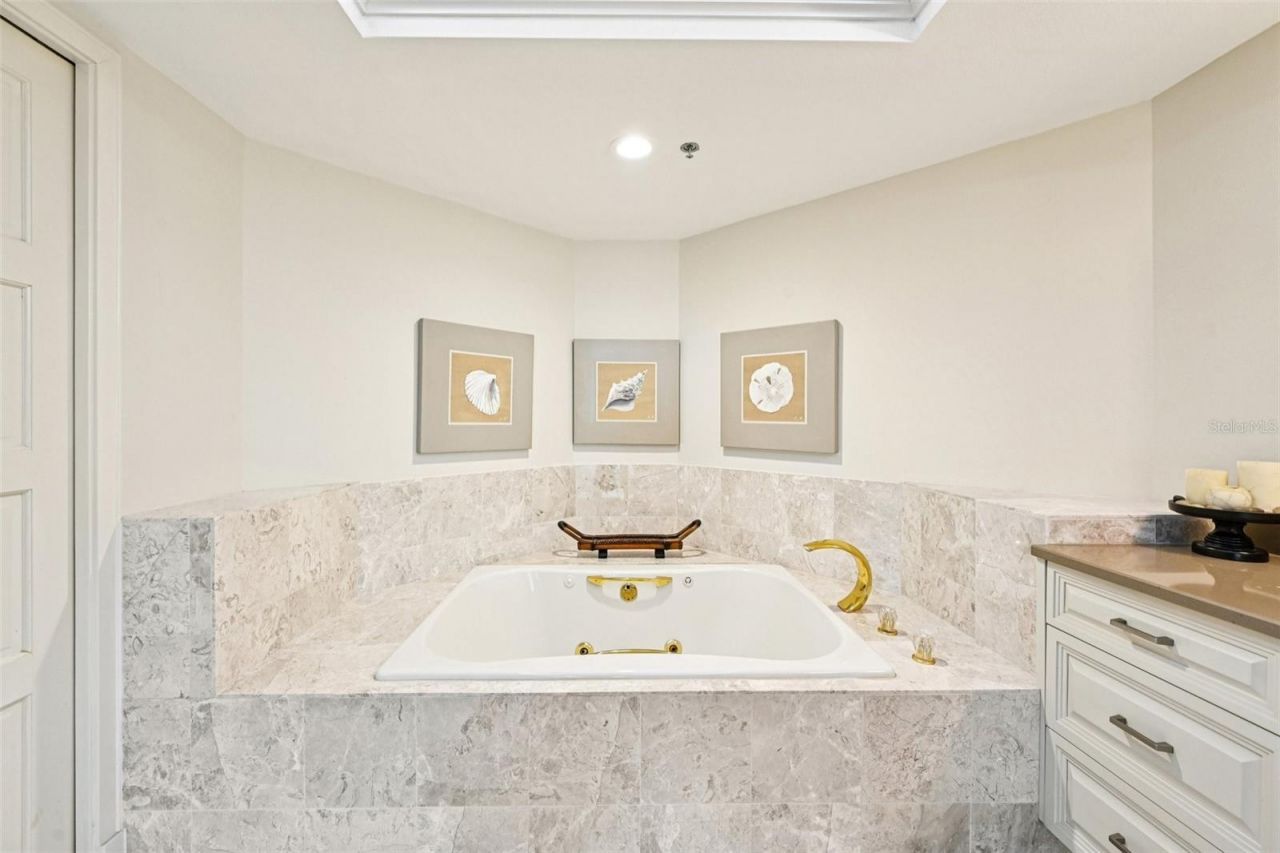 2410 Harbourside Drive, Unit 111, Longboat Key, FL 34228 Photo