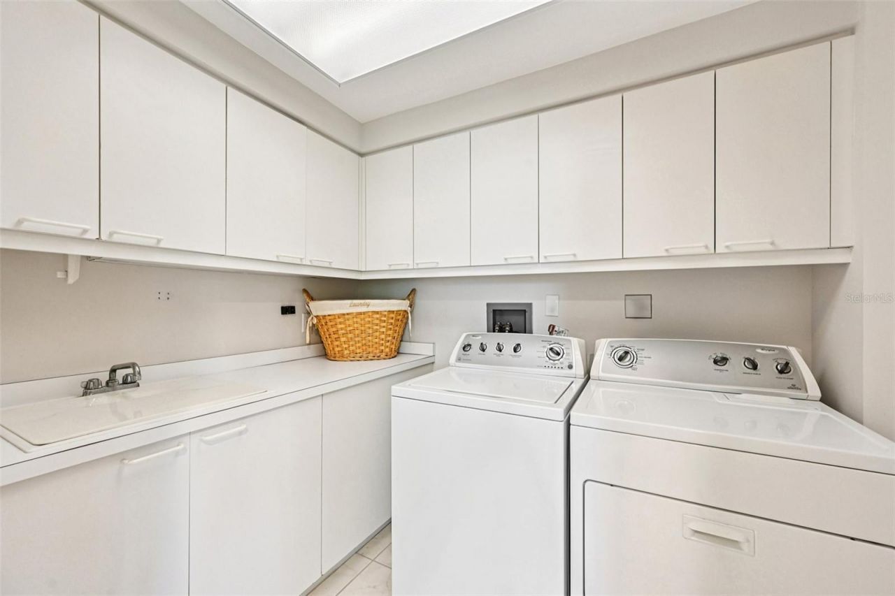 2410 Harbourside Drive, Unit 111, Longboat Key, FL 34228 Photo