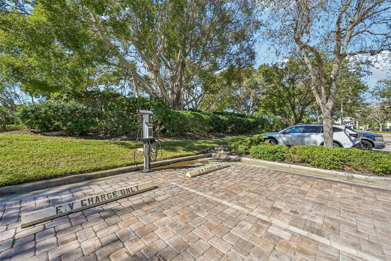 2410 Harbourside Drive, Unit 111, Longboat Key, FL 34228 Photo