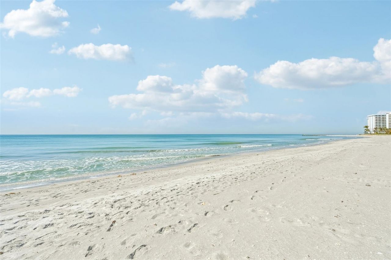 2410 Harbourside Drive, Unit 111, Longboat Key, FL 34228 Photo