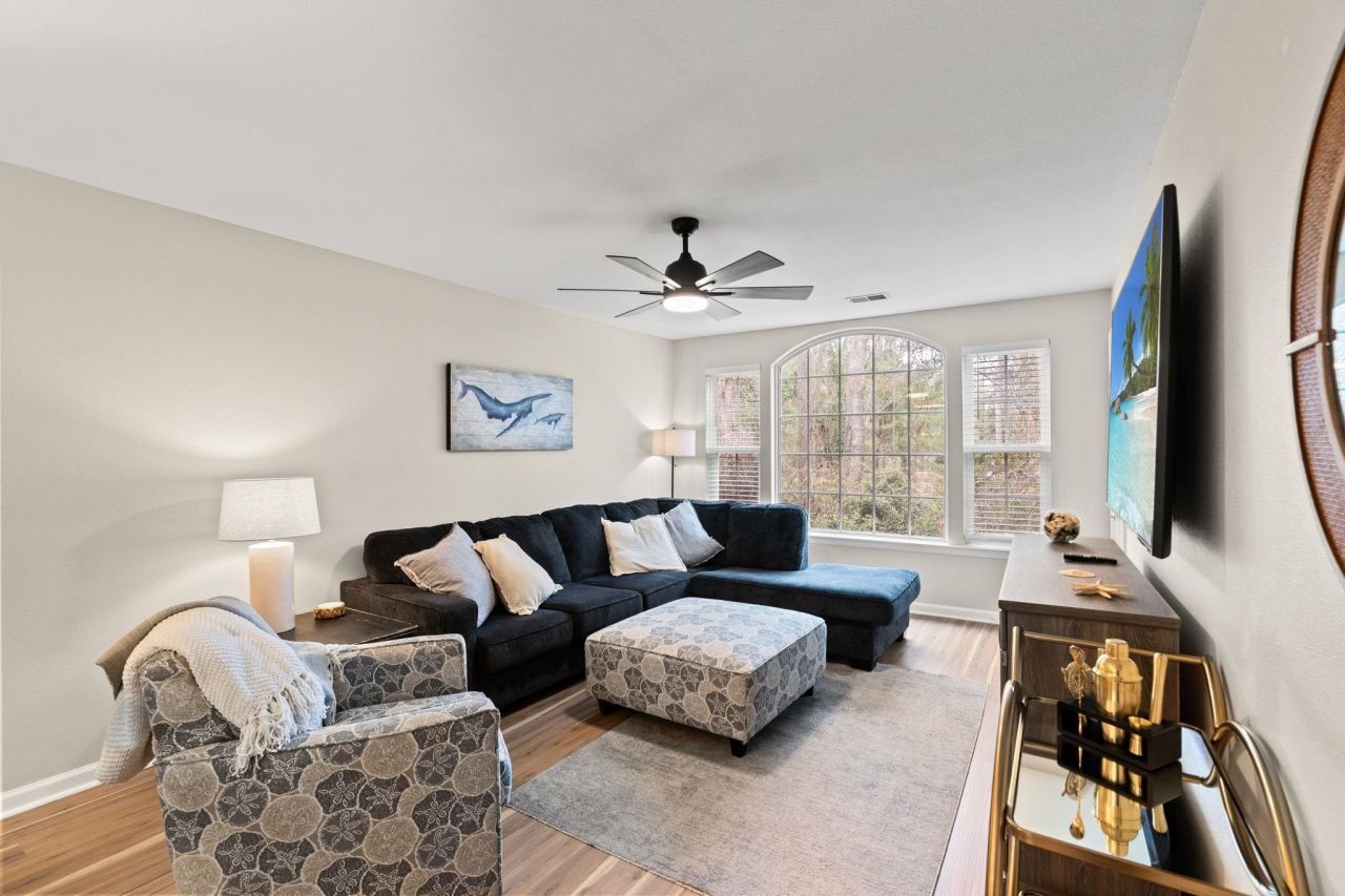 1135 Blue Stem Dr. Photo 6