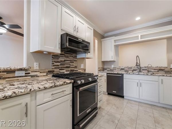 2050 W Warm Springs Road, Unit 2024, Henderson, NV 89014