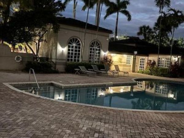 9959 Nob Hill Place, Sunrise, FL 33351