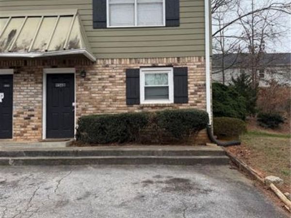 956 Six Oaks Circle, Unit B, Norcross, GA 30093