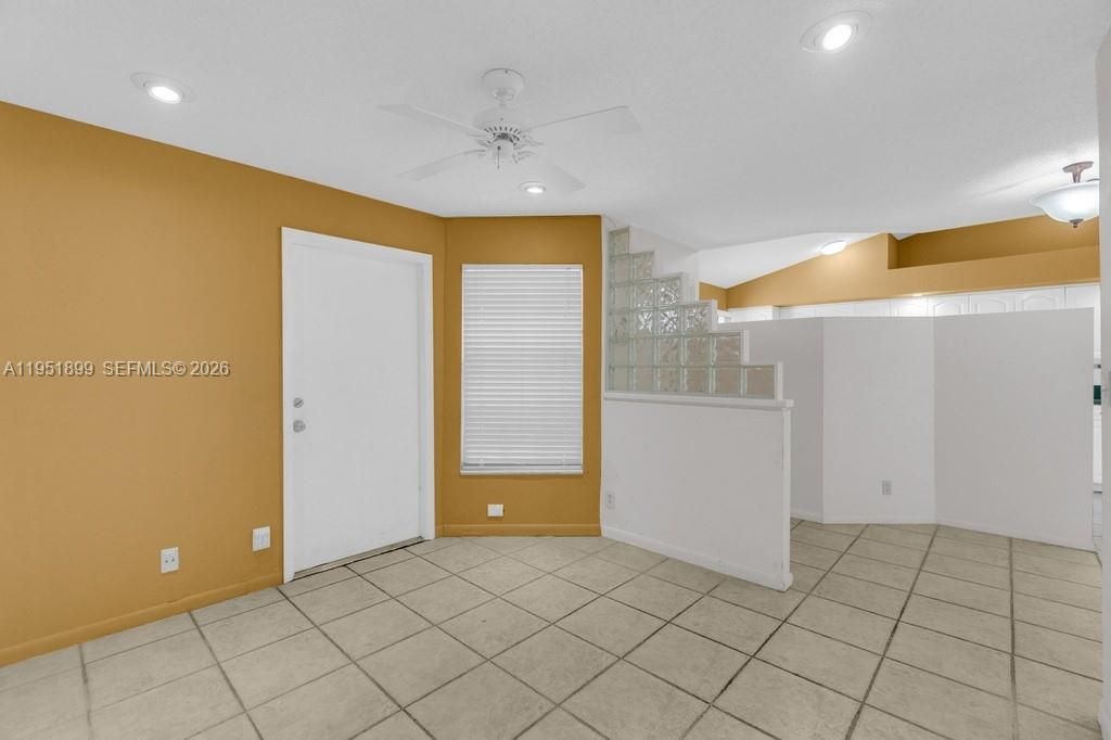 8209 Waterford Ave, Tamarac, FL 33321 Photo