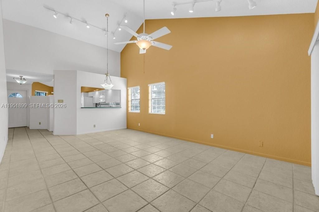 8209 Waterford Ave, Tamarac, FL 33321 Photo