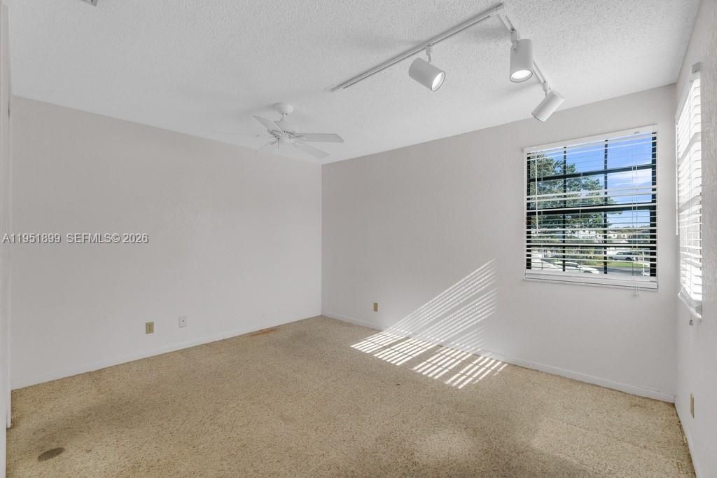 8209 Waterford Ave, Tamarac, FL 33321 Photo