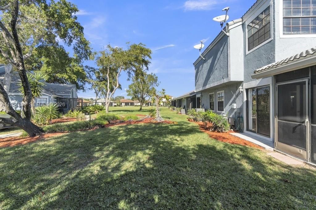 8209 Waterford Ave, Tamarac, FL 33321 Photo