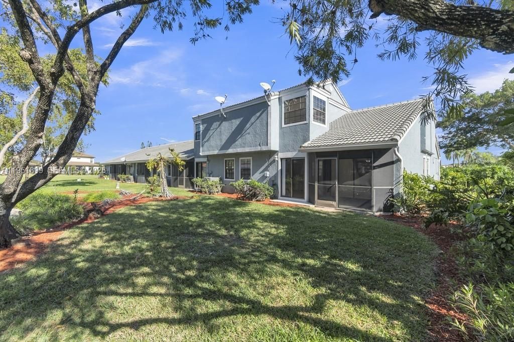 8209 Waterford Ave, Tamarac, FL 33321 Photo