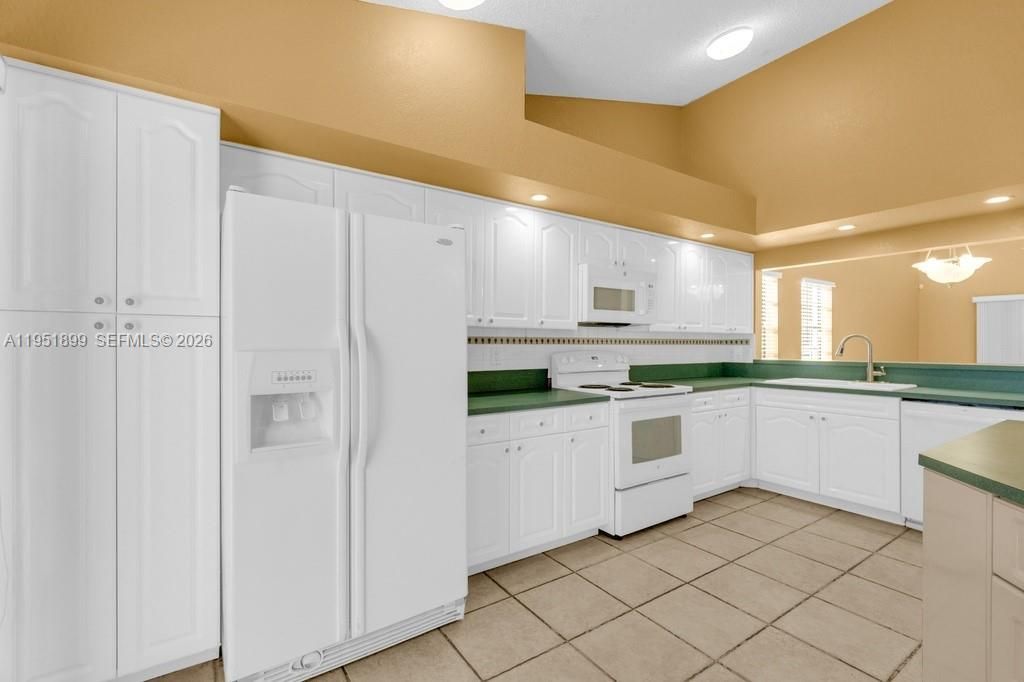 8209 Waterford Ave, Tamarac, FL 33321 Photo