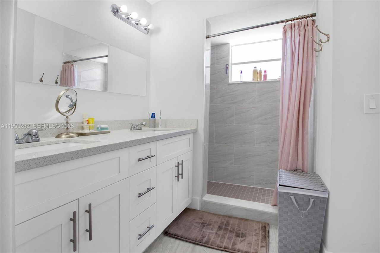 10137 SW 223rd Ter, Cutler Bay, FL 33190 Photo