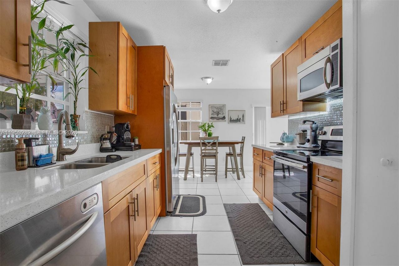 10137 SW 223rd Ter, Cutler Bay, FL 33190 Photo