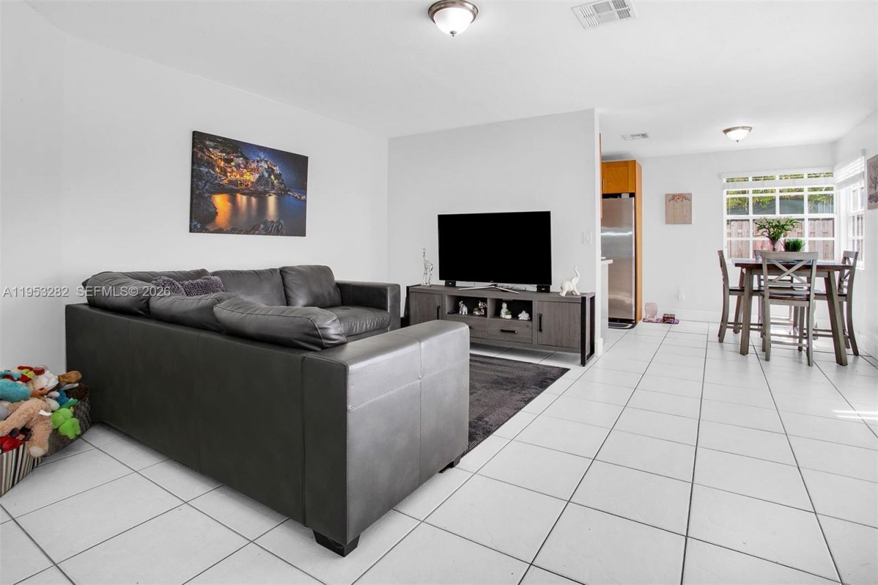 10137 SW 223rd Ter, Cutler Bay, FL 33190 Photo