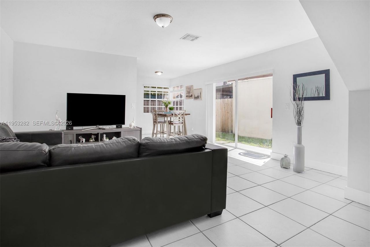 10137 SW 223rd Ter, Cutler Bay, FL 33190 Photo