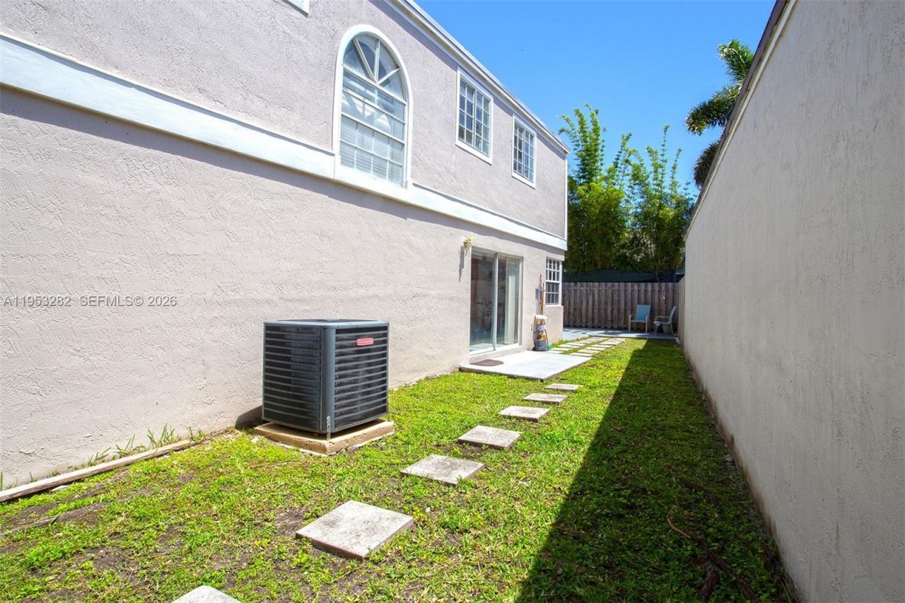 10137 SW 223rd Ter, Cutler Bay, FL 33190 Photo