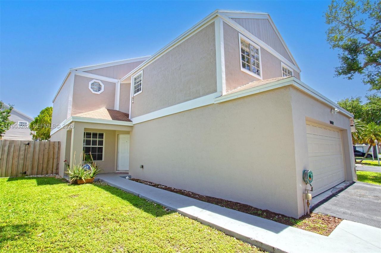 10137 SW 223rd Ter, Cutler Bay, FL 33190 Photo