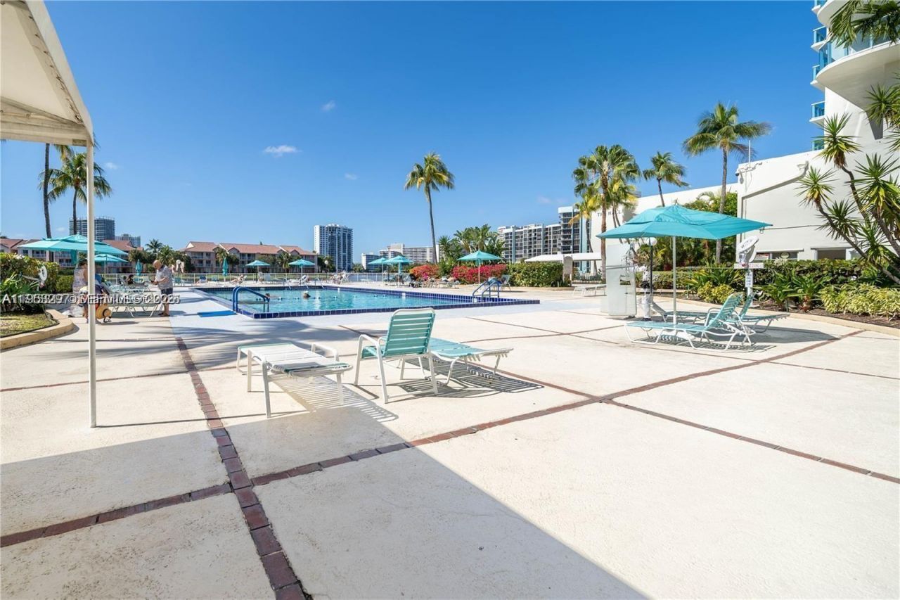 3800 S Ocean Dr, Unit 325, Hollywood, FL 33019 Photo