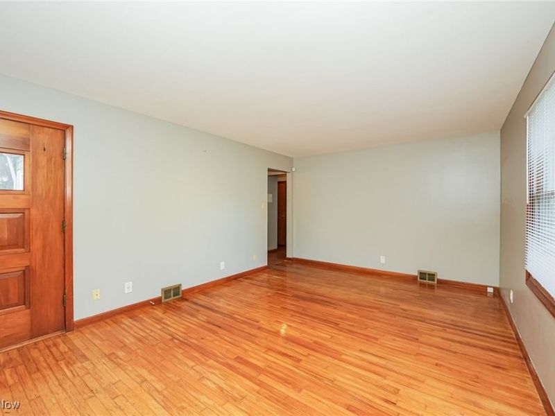 962 Iona Avenue, Akron, OH 44314 Photo 10