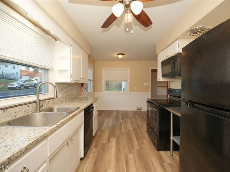 962 Iona Avenue, Akron, OH 44314 Photo 5