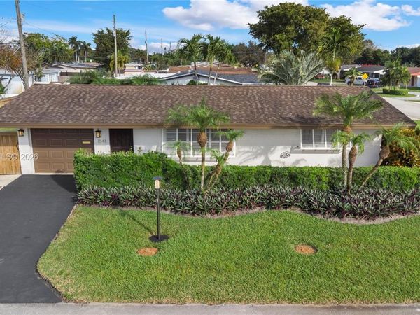 1541 NW 83rd Way, Pembroke Pines, FL 33024