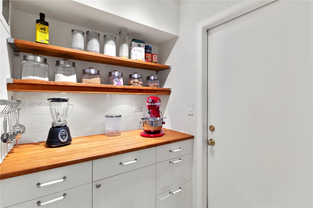 1541 NW 83rd Way, Pembroke Pines, FL 33024 Photo