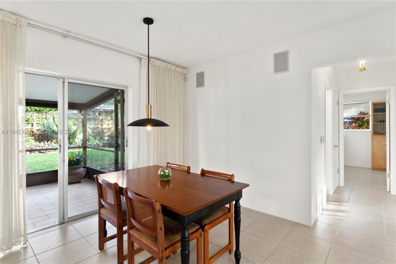 1541 NW 83rd Way, Pembroke Pines, FL 33024 Photo