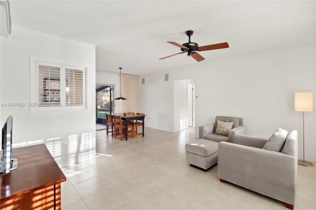 1541 NW 83rd Way, Pembroke Pines, FL 33024 Photo