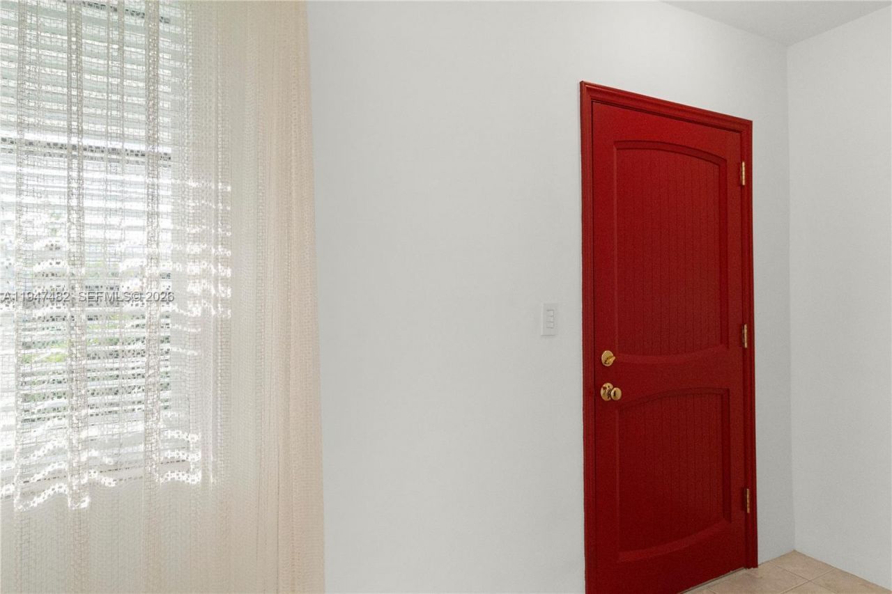 1541 NW 83rd Way, Pembroke Pines, FL 33024 Photo