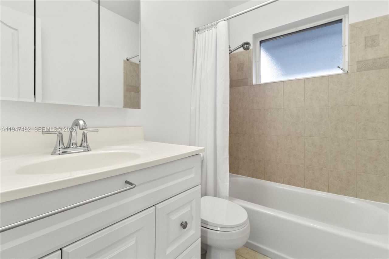 1541 NW 83rd Way, Pembroke Pines, FL 33024 Photo