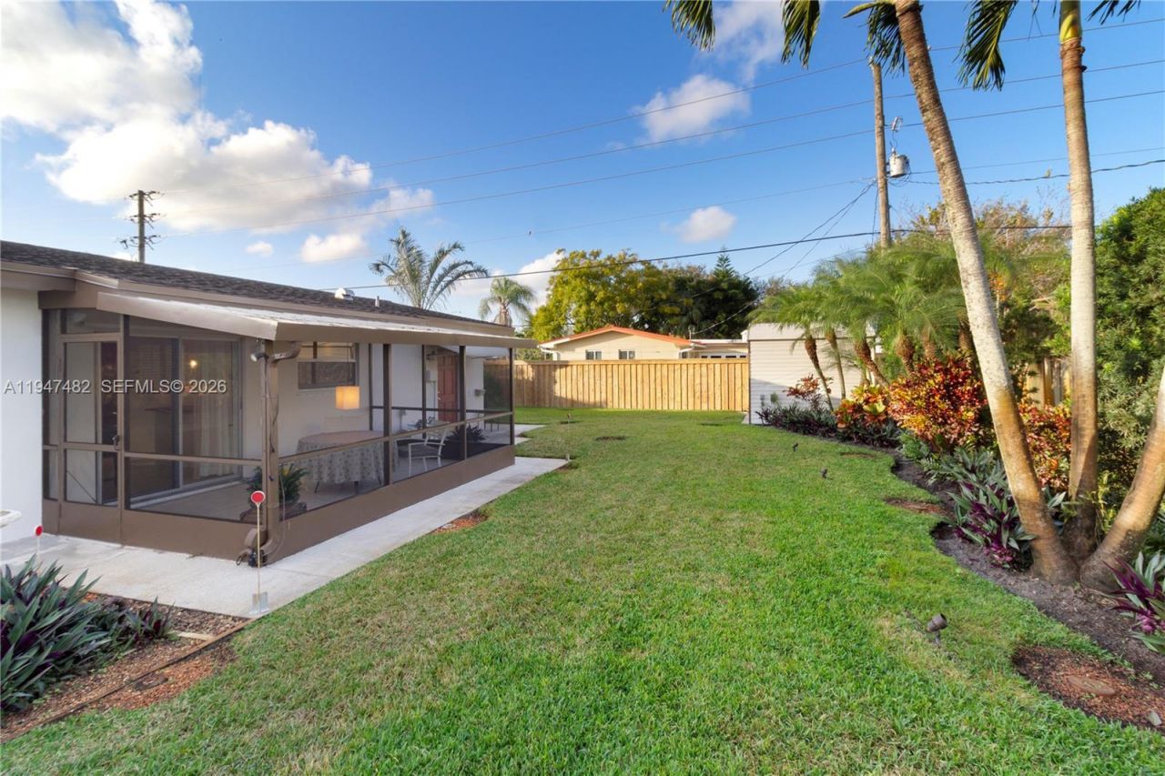 1541 NW 83rd Way, Pembroke Pines, FL 33024 Photo