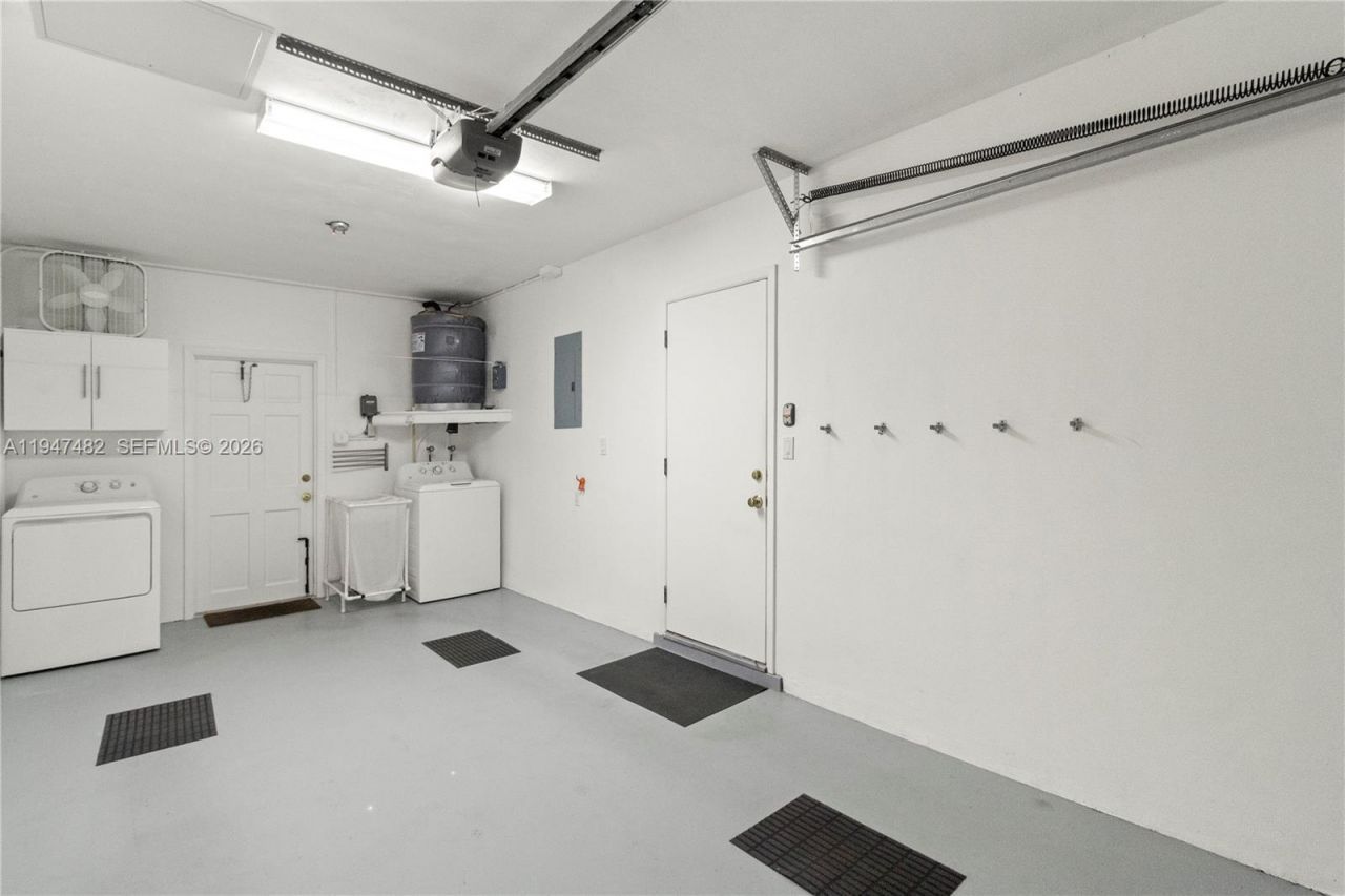 1541 NW 83rd Way, Pembroke Pines, FL 33024 Photo