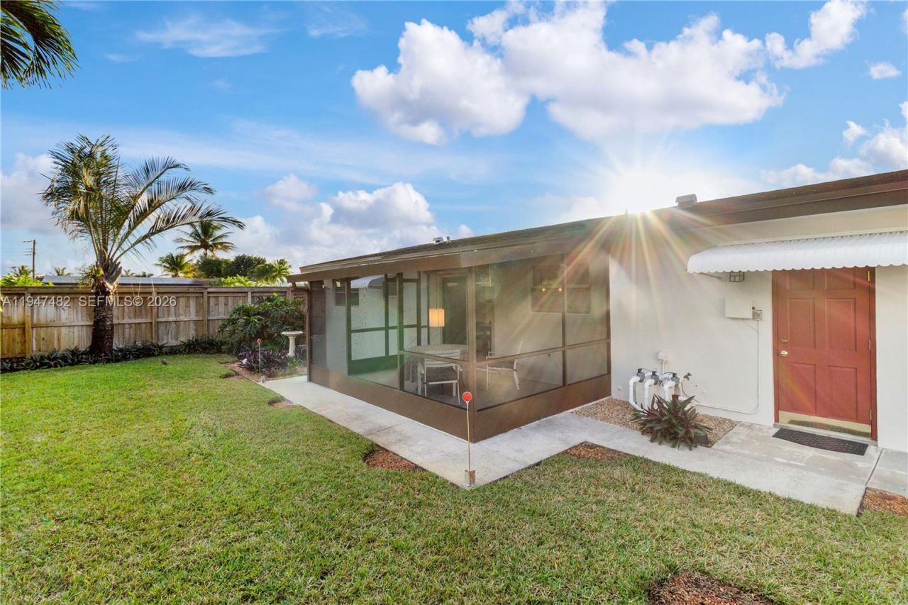 1541 NW 83rd Way, Pembroke Pines, FL 33024 Photo