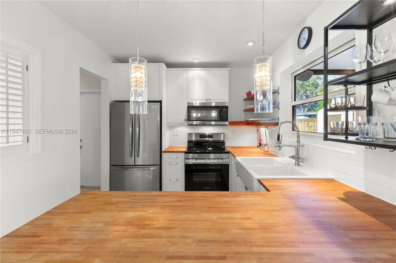 1541 NW 83rd Way, Pembroke Pines, FL 33024 Photo