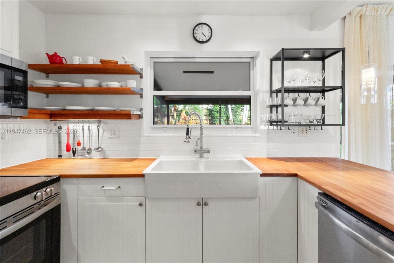 1541 NW 83rd Way, Pembroke Pines, FL 33024 Photo