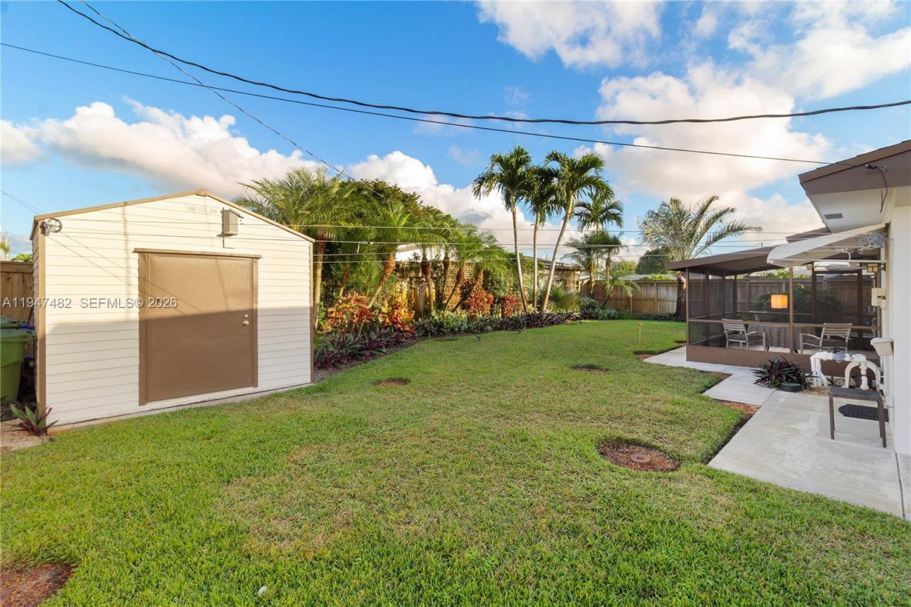 1541 NW 83rd Way, Pembroke Pines, FL 33024 Photo