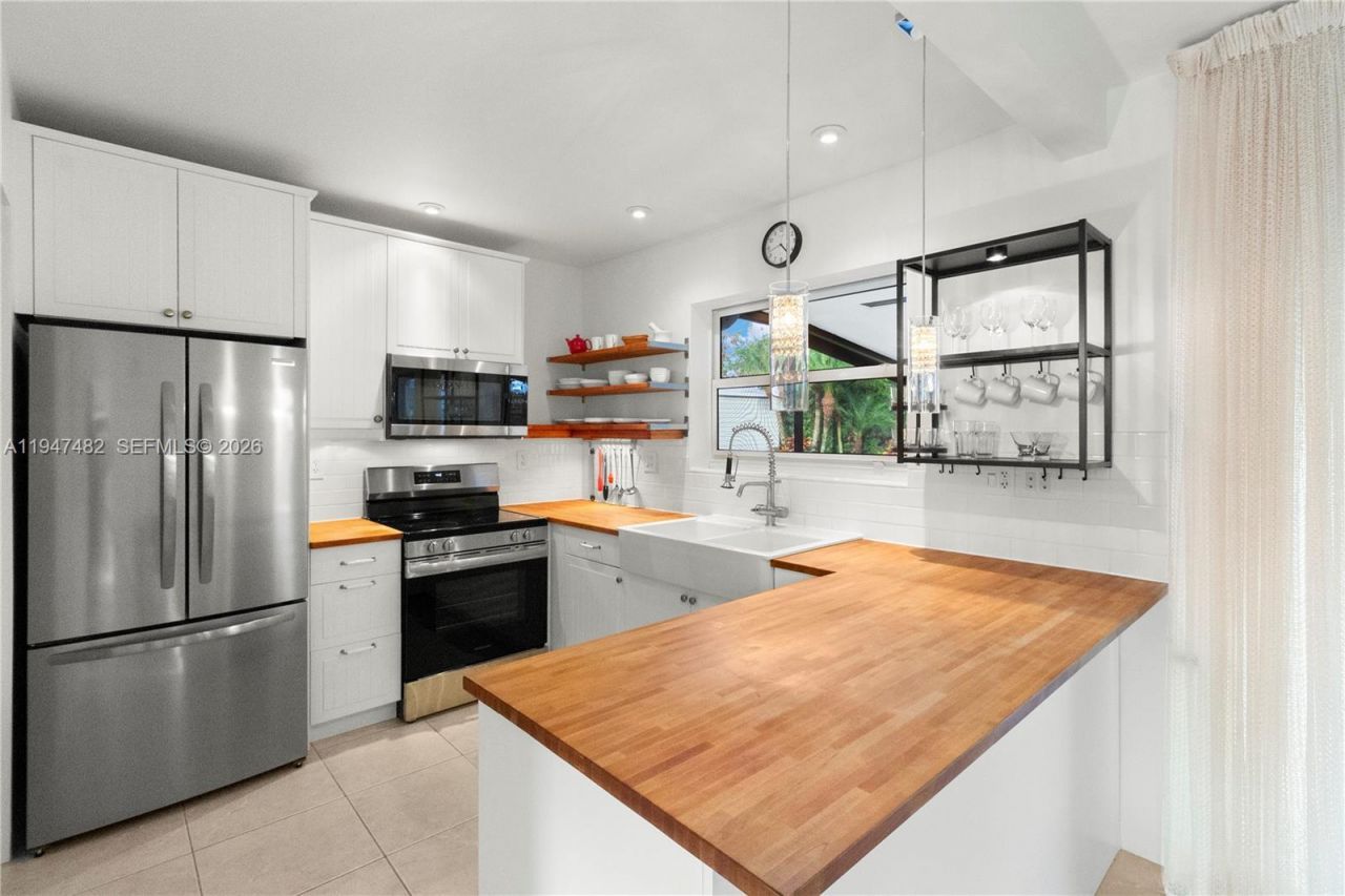 1541 NW 83rd Way, Pembroke Pines, FL 33024 Photo