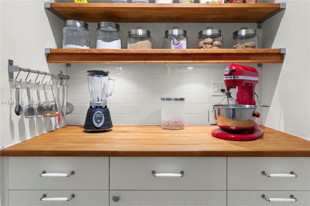 1541 NW 83rd Way, Pembroke Pines, FL 33024 Photo