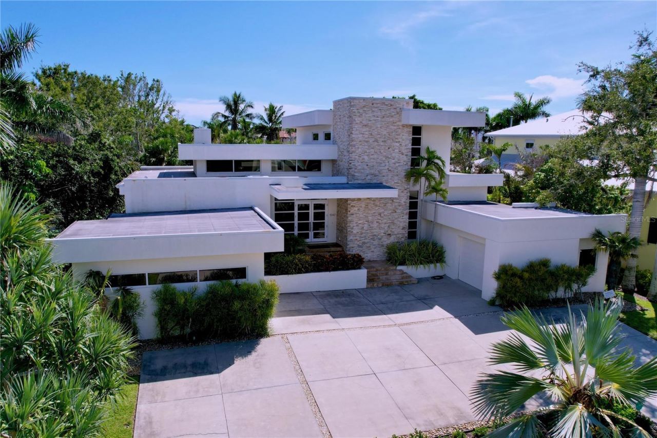 1347 Harbor Drive, Sarasota, FL 34239 Photo