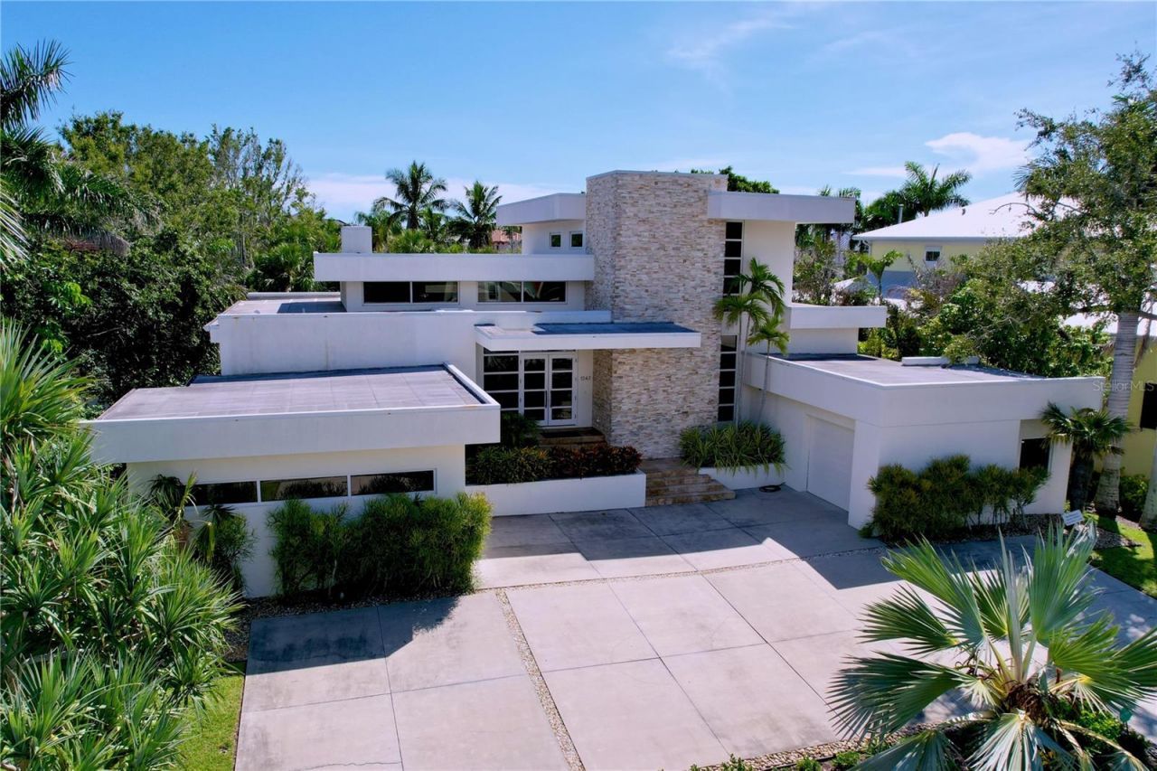 1347 Harbor Drive, Sarasota, FL 34239 Photo