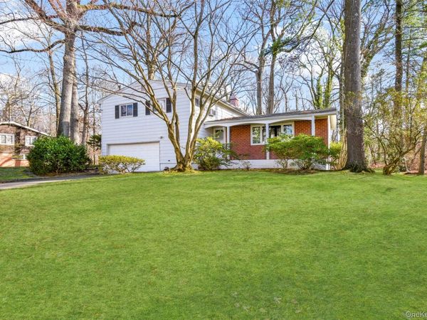 25 Wood Hollow Lane, New Rochelle, NY 10804