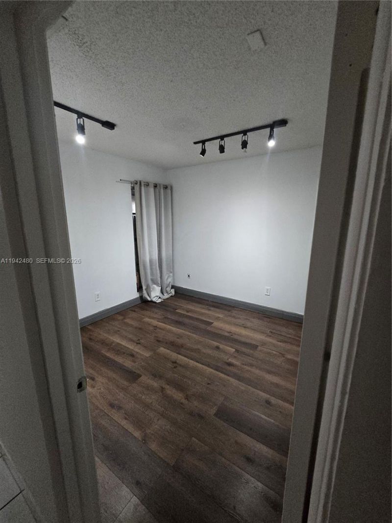 6905 SW 104th Ct, Miami, FL 33173 Photo