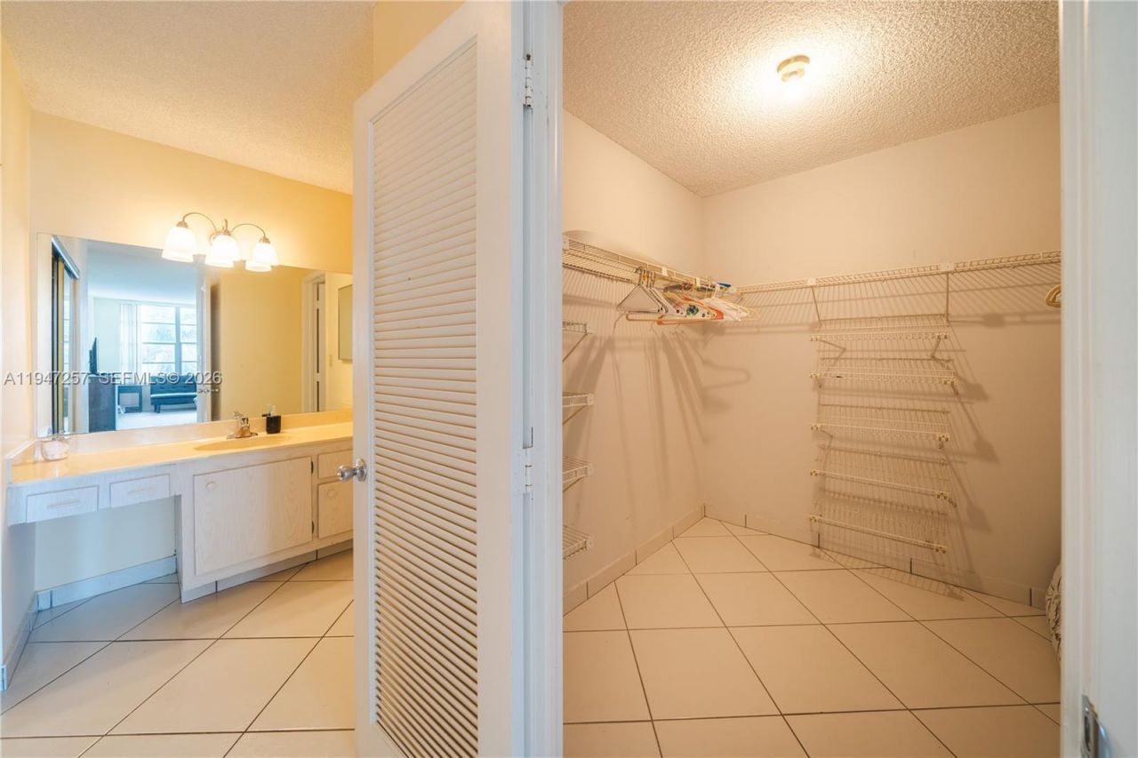 3800 S Ocean Dr , Unit 419, Hollywood, FL 33019 Photo