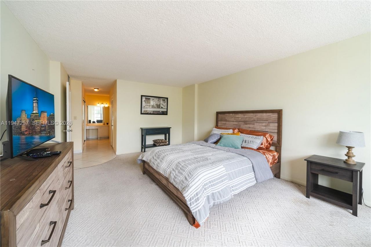 3800 S Ocean Dr , Unit 419, Hollywood, FL 33019 Photo